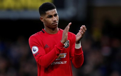 百博体育精华-加维进球后展示新婚戒指